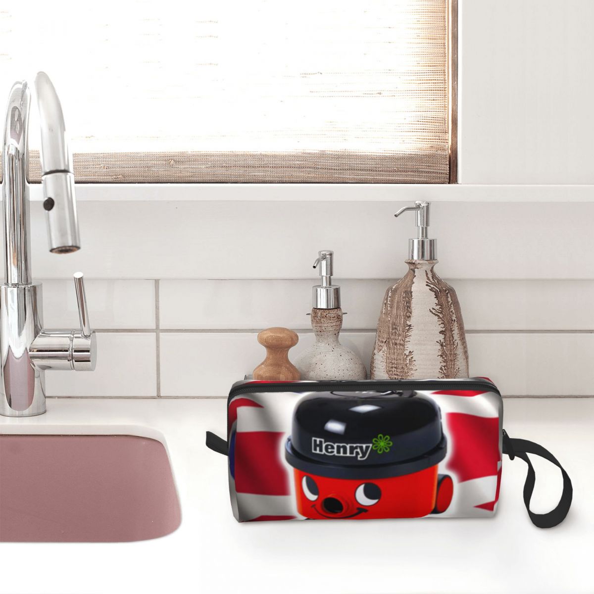 Henry Hoover With UK Flag Make - Beauty Makeup Uk 评论和价格