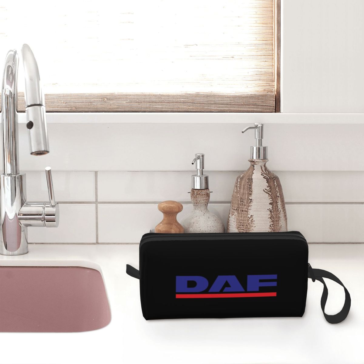 DAF Red Design Best Logo Makeu - Beauty Makeup Logo Design 评论和价格